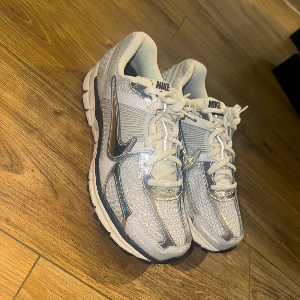 Nike Vomero 5 - Photon Dust